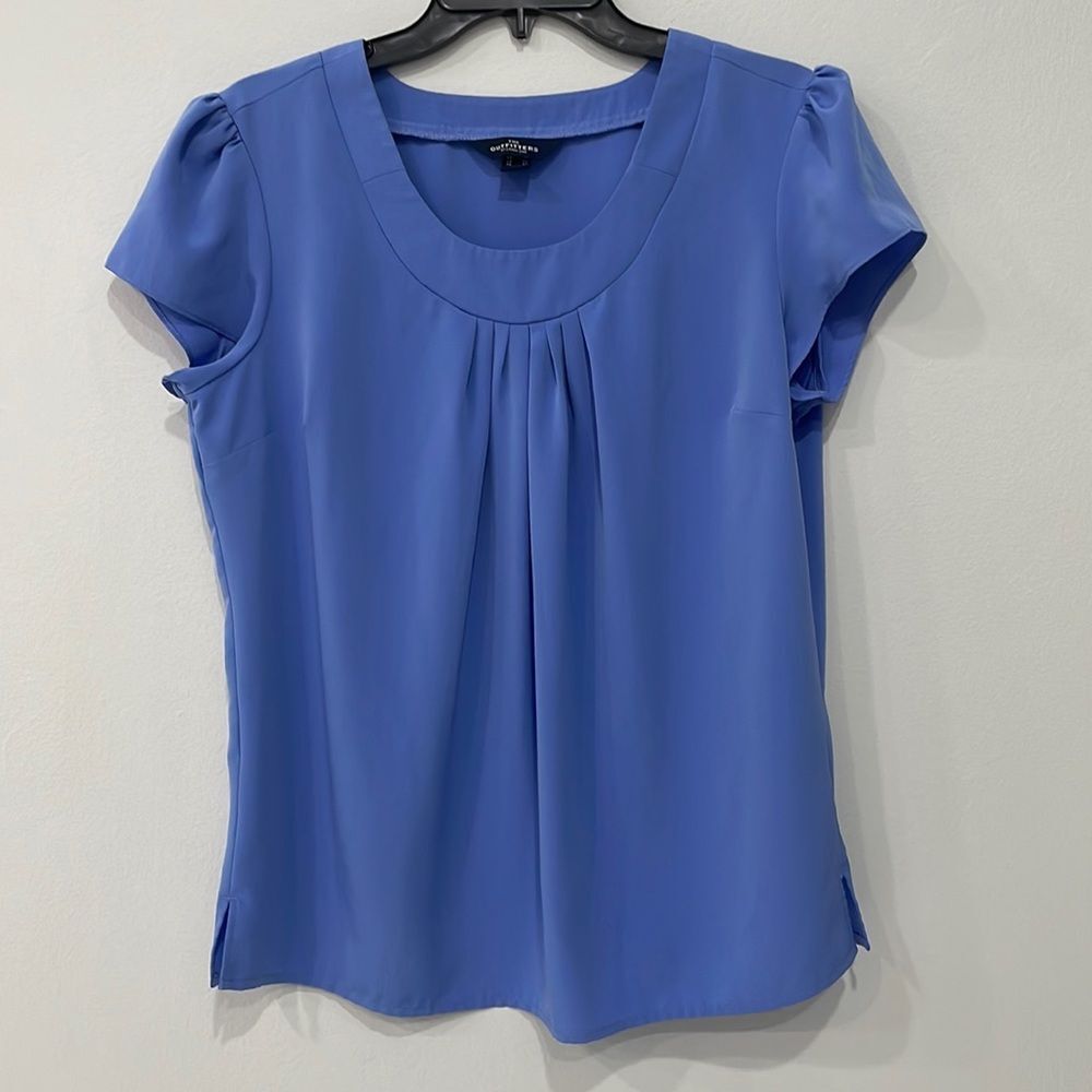The Outfitters Lands End Blue Round Pleated Neck Short Sleeve Size 10